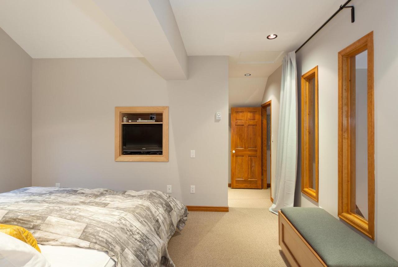 Painted Cliff 11 | Dog Friendly! Ski-In Ski-Out Benchlands Townhome W/ Hot Tub & Fireplace Whistler Buitenkant foto